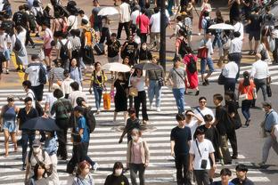 冲击力十足！杰伦-格林半场10中4拿下全队最高11分 外加1板2助1帽